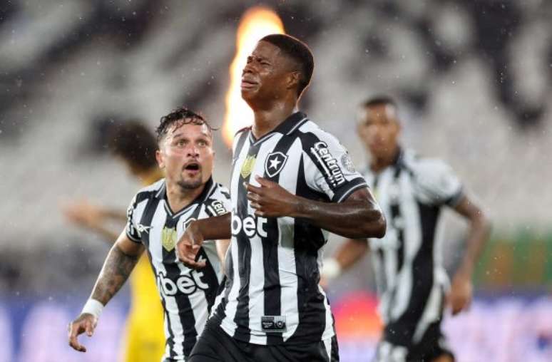 Kadir lembrou de Igor Jesus e se emocionou após marcar pelo Botafogo –