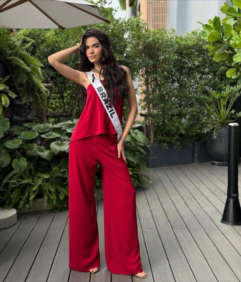 Maria Gabriela Lacerda representa o Brasil em busca do título Miss Universo 2025