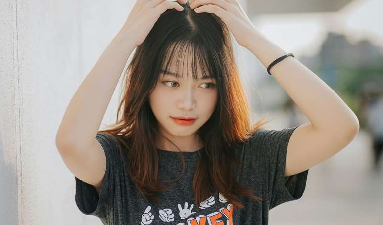 Este é o método de lavagem japonês: ele fará com que seu cabelo cresça mais forte, saudável e brilhante.