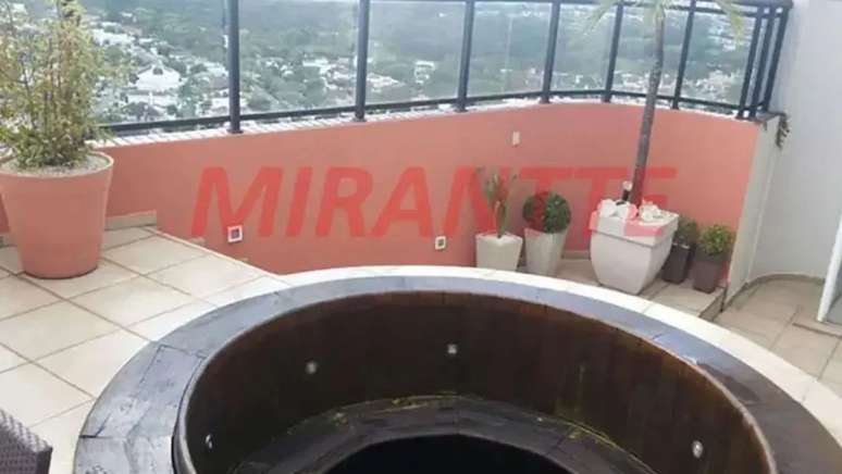 Cobertura duplex de Mara Maravilha está à venda em Alphaville, Barueri (SP)