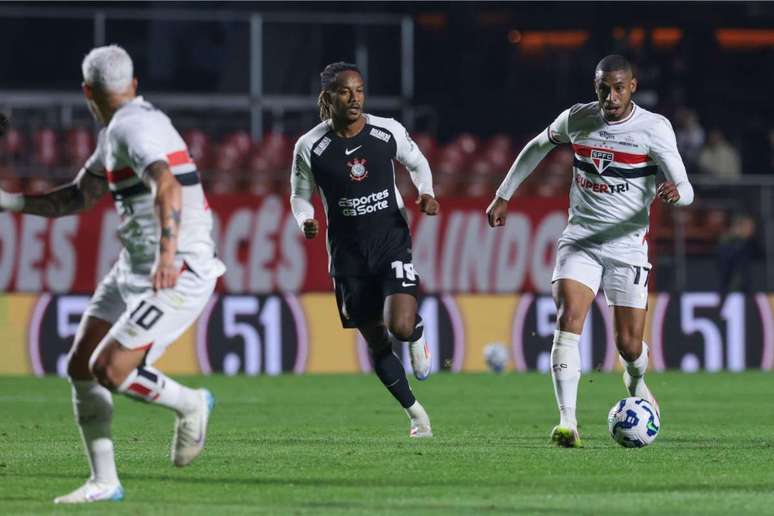 Tricolor venceu o Corinthians no duelo do primeiro turno do Brasileiro