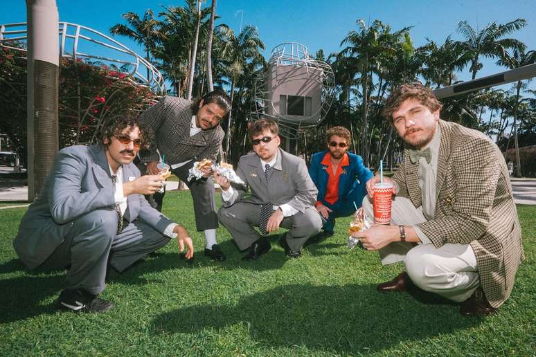 Banda brasileira Jovem Dion&iacute;sio faz primeiro feat internacional com os Napa