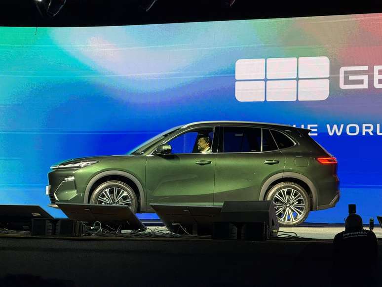 Geely EX5 EM-i no Salão do Automóvel