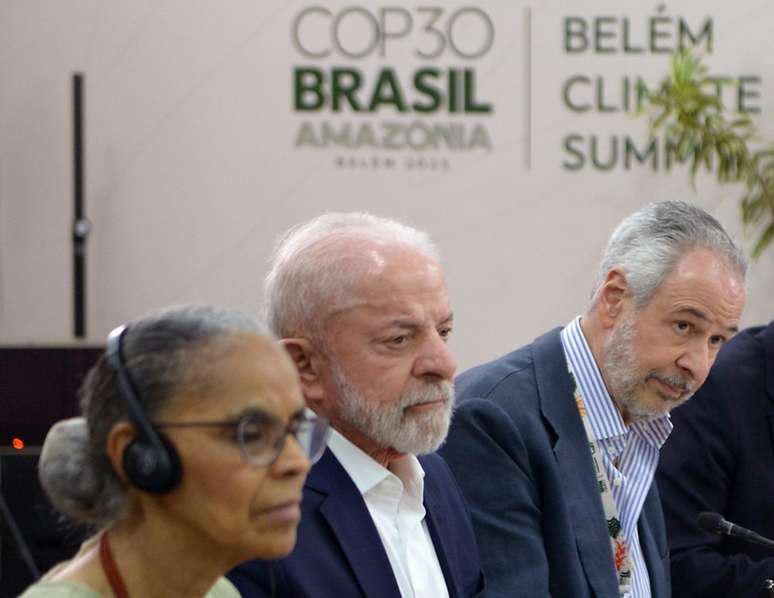 Lula participa de reunião com ministros dos grupos negociadores na COP30