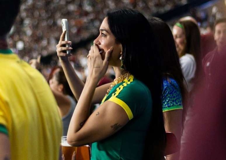 Dua Lipa acompanha Fla-Flu, no Maracan&atilde; &ndash;