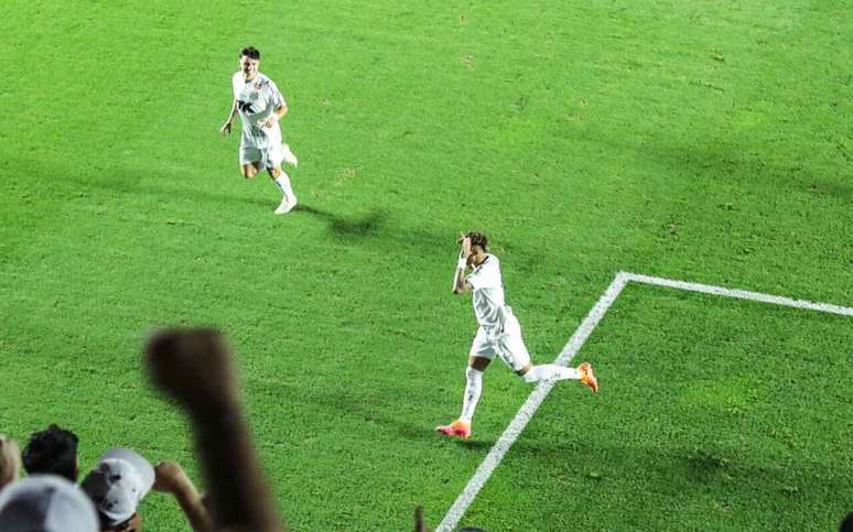 Neymar marcou o gol do Santos contra o Mirassol –