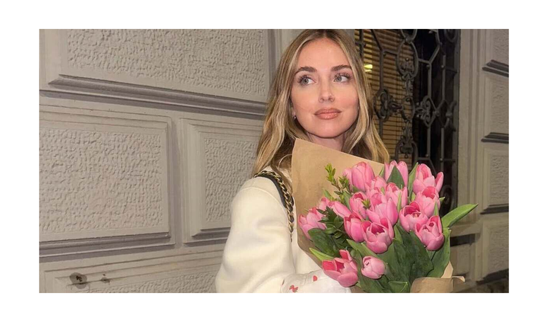 O novo Adidas na cor cinza-ardósia que vai substituir seus mocassins para ir ao escritório.