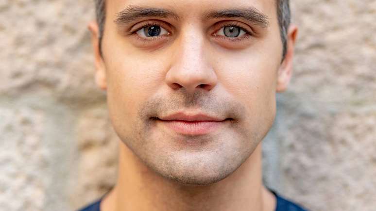 Uma das variantes menos frequentes &eacute; a heterocromia, em que o indiv&iacute;duo possui olhos de cores diferentes; essa condi&ccedil;&atilde;o afeta cerca de 0,01%, podendo ser cong&ecirc;nita ou resultado de traumas e doen&ccedil;as &ndash; depositphotos.com / vivianaloza.gmail.com