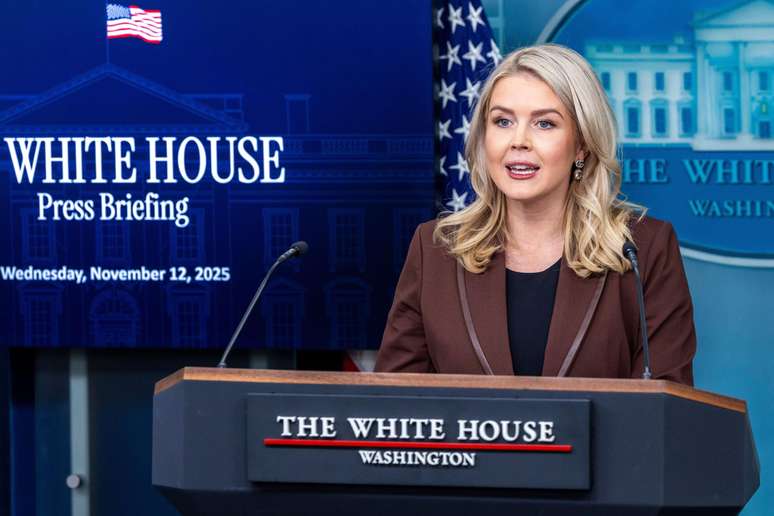 A porta-voz da Casa Branca, Karoline Leavitt, diz que acusa&ccedil;&otilde;es envolvendo Trump e Epstein s&atilde;o uma farsa