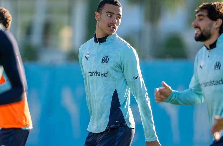 Greenwood durante atividade de prepara&ccedil;&atilde;o do Olympique de Marselha &ndash;