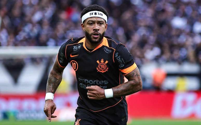 Memphis Depay (Corinthians) durante jogo contra o Ceará, no dia 09.11.2025 