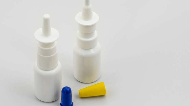 மூக்கு கழுவுதல் மற்றும் ஒவ்வாமைக் கட்டுப்பாடு போன்ற மாற்று வழிகள் சார்புநிலையைத் தவிர்க்கவும் சுவாச ஆரோக்கியத்தைப் பாதுகாக்கவும் உதவுகின்றன – depositphotos.com / JoRodrigues