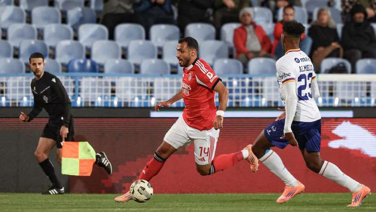 Benfica sofre para ganhar o Atlético –