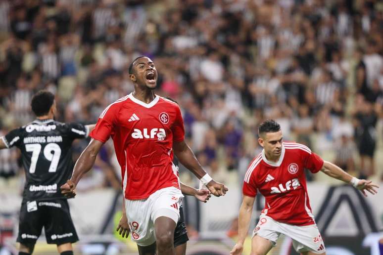 Ricardo Mathias marca o gol da vit&oacute;ria numa noite de muitas emo&ccedil;&otilde;es na Arena Castel&atilde;o &ndash;