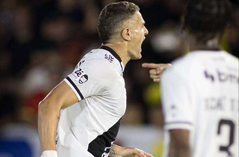 Vegetti brilhou com dois gols na &uacute;ltima vit&oacute;ria do Vasco, que foi contra o Red Bull Bragantino, no dia 26 de outubro.