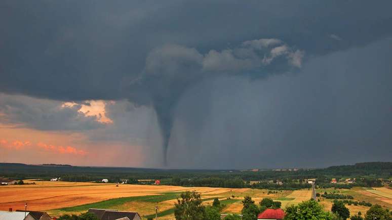 tornado &ndash;