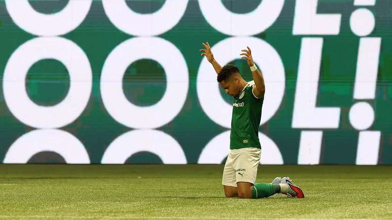 Vitor Roque &eacute; a grande esperan&ccedil;a do Palmeiras para voltar a vencer.