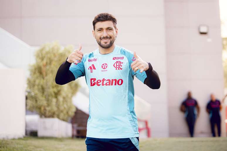 De Arrascaeta volta ao time do Flamengo ap&oacute;s ser desfalque contra o Flu &ndash;