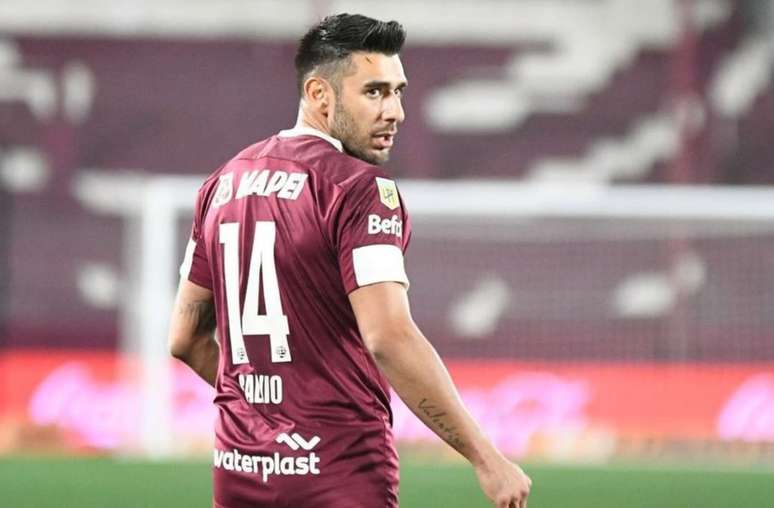 டோட்டோ சால்வியோ தனது தற்போதைய அர்ஜென்டினாவில் 12 கோல்கள் மற்றும் ஐந்து உதவிகளுடன் 70 ஆட்டங்களைக் கொண்டுள்ளார் -