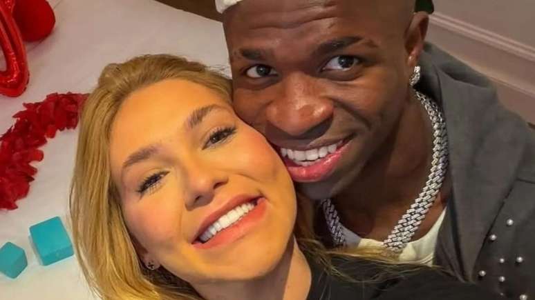 வர்ஜீனியாவும் வினி ஜூனியரும் வீரரின் பிறந்தநாளில் நேரில் சந்தித்ததாக செல்வாக்கு செலுத்தியது