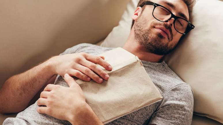 Existem algumas poucas pessoas, conhecidas como &ldquo;dormidores curtos naturais&rdquo;, que conseguem funcionar bem com menos horas de sono, devido a fatores gen&eacute;ticos &ndash; depositphotos.com / ArturVerkhovetskiy