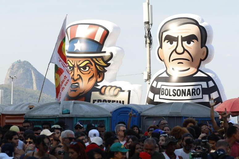 போல்சனாரோ மற்றும் டிரம்பிற்கு எதிரான போராட்டம்