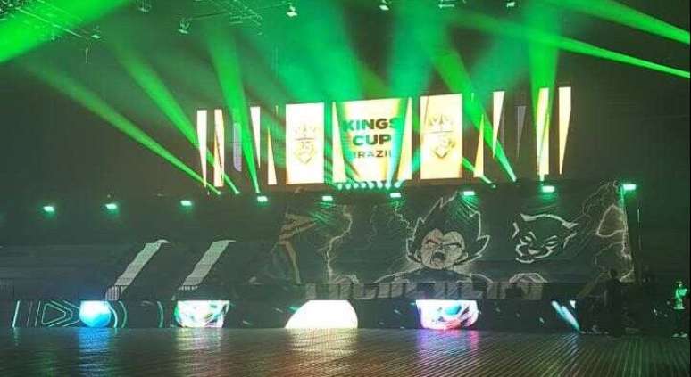 கிங்ஸ் கோப்பை அமெரிக்காவின் இறுதிப் போட்டியைக் காண ஃபுரியாவின் ரசிகர்கள் பிரேசிலில் ஒரு விருந்துக்குத் தயாராகிறார்கள் -