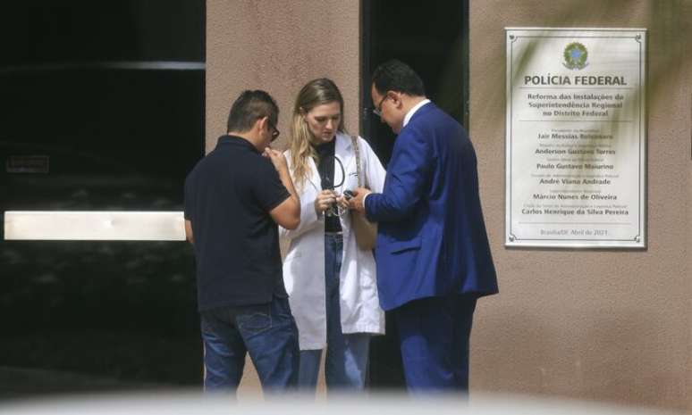 மருத்துவர் மெரினா கிராசியோடின் பசோலினி இன்று சனிக்கிழமை காலை மத்திய காவல்துறை கண்காணிப்பு தலைமையகத்திற்கு வந்தார். முன்னாள் ஜனாதிபதி போல்சனாரோவை சந்திக்க மொரேஸால் அவருக்கு அதிகாரம் வழங்கப்பட்டது