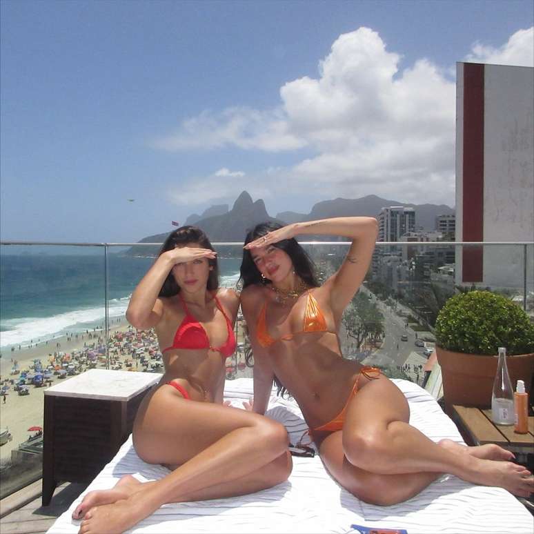 Dua Lipa e a irm&atilde;, Rina &mdash;