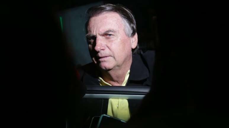 முன்னாள் ஜனாதிபதி ஜெய்ர் போல்சனாரோ இன்று சனிக்கிழமை காலை 22 காலை கைது செய்யப்பட்டார்