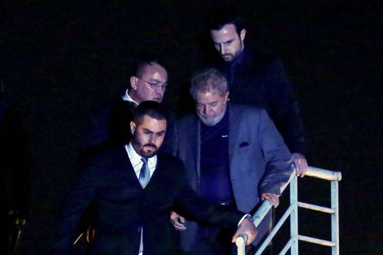 Lula chega a Curitiba para cumprir pena de pris&atilde;o, em 2018