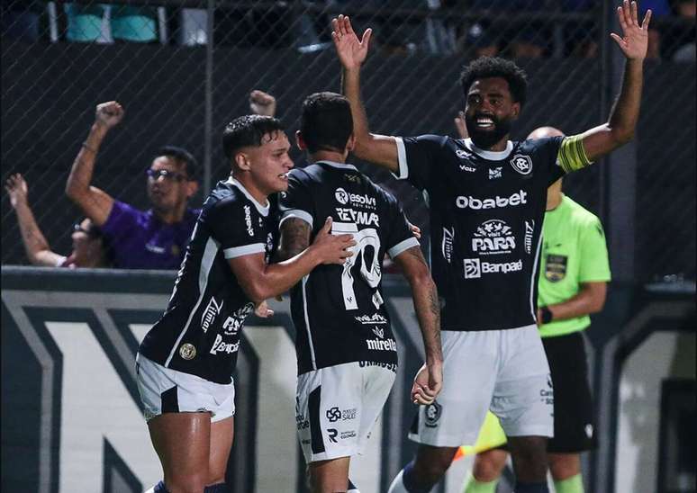 Remo joga a vida pelo acesso &ndash;