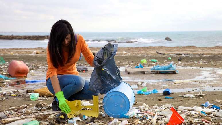 Pa&iacute;ses como Holanda, Chile e Estados Unidos lideram iniciativas que reaproveitam o lixo oce&acirc;nico e impulsionam a economia circular &ndash; depositphotos.com / fedemarsicano