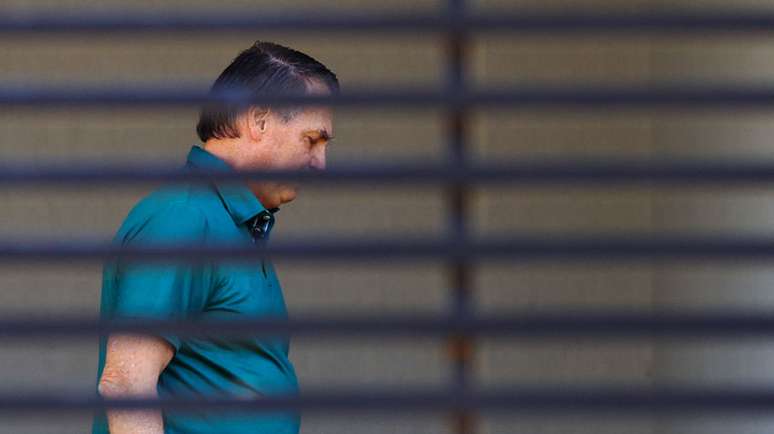 Do ex-presidente Jair Bolsonaro no quintal da casa onde cumpria prisão domiciliar em Brasília (DF). (Foto de arquivo de 11/09/2025)