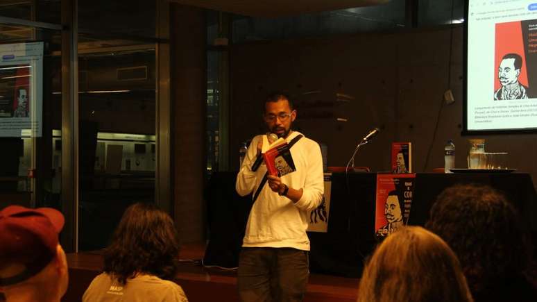 Sarau de lançamento da proposta de homenagear Cruz e Souza na FESTALI, festa literária da zona sul de São Paulo. 