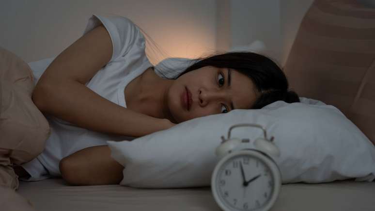 Somnifobia é o medo intenso de dormir; saiba causas, sintomas e tratamentos que ajudam a recuperar noites tranquilas e restaurar o bem