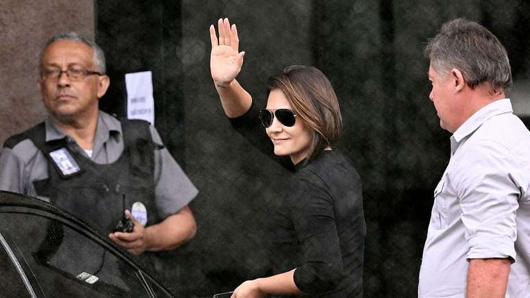 Moraes autorizou a visita de Michelle Bolsonaro neste domingo