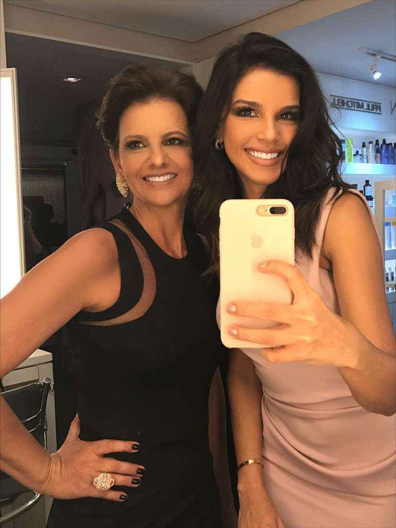 கர்ப்பிணியான மரியானா ரியோஸ் தனது தாயின் 60வது பிறந்தநாளைக் கொண்டாடுகிறார் —