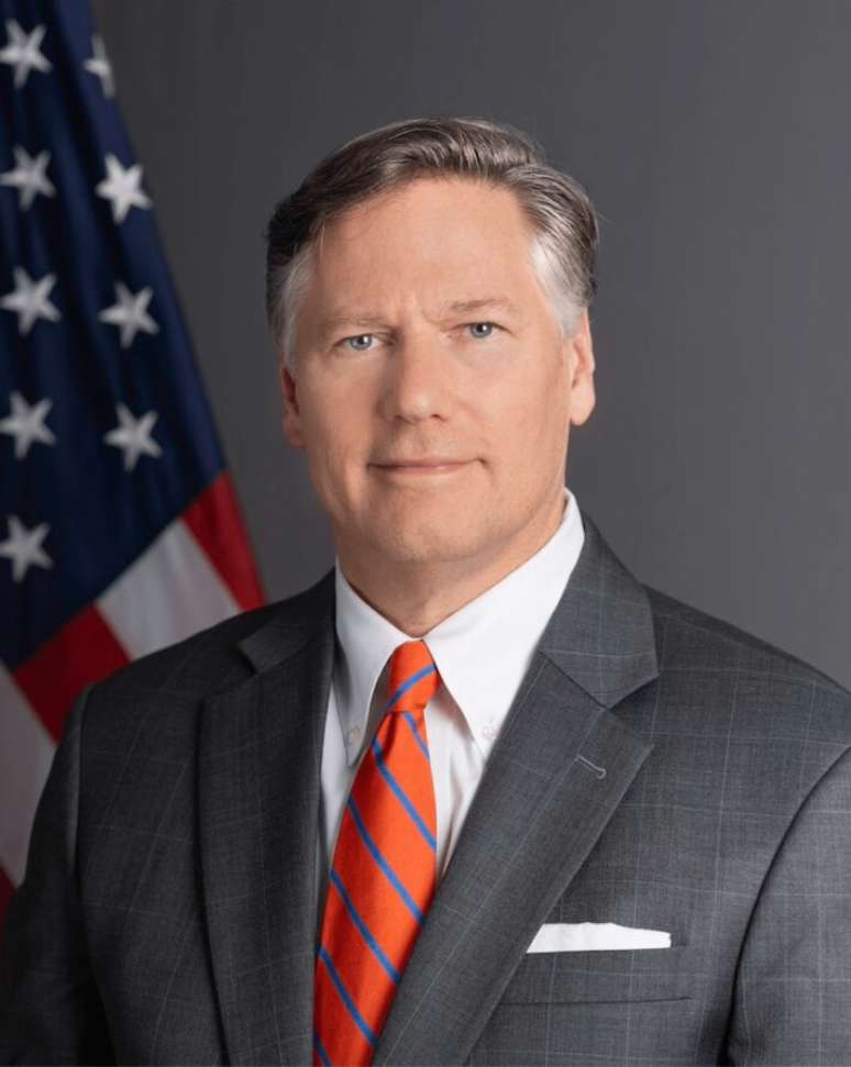 முன்னாள் அதிபர் ஜெய்ர் போல்சனாரோ கைது செய்யப்பட்டதற்கு அமெரிக்க துணை வெளியுறவு அமைச்சர் கிறிஸ்டோபர் லாண்டவ் கண்டனம் தெரிவித்துள்ளார்