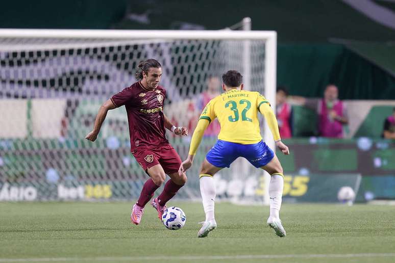 Canobbio teve a melhor chance do jogo, mas a bola explodiu na trave. FOTO: MARCELO GON&Ccedil;ALVES / FLUMINENSE F.C.