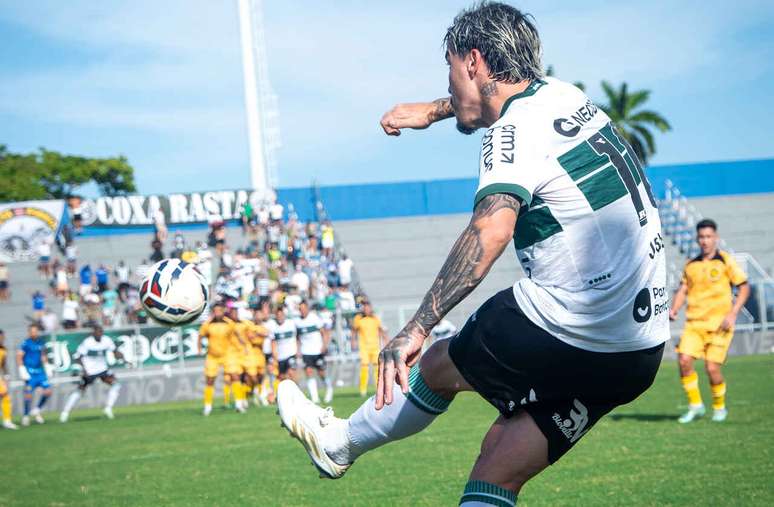 Coritiba vai até Manaus, vence o Amazonas e confirma o título da Série B do Brasileiro.
