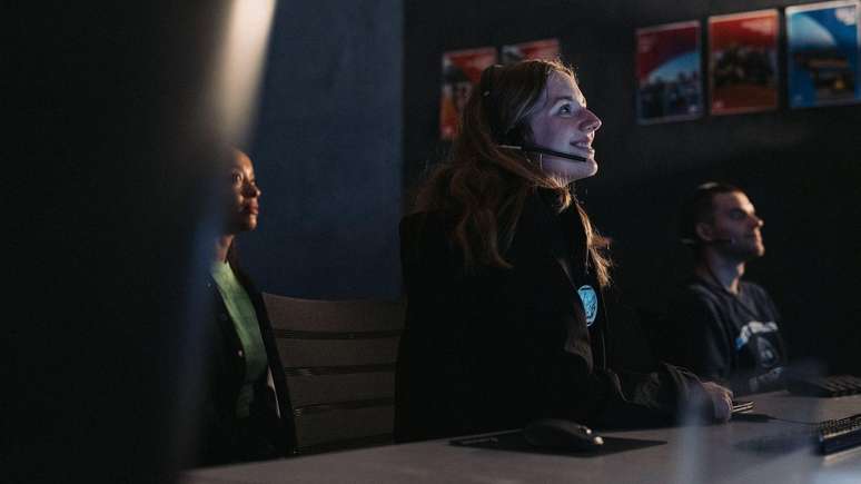 Cada um dos estudantes desempenha um papel diferente durante a miss&atilde;o de duas semanas, simulando as diversas habilidades necess&aacute;rias para a tripula&ccedil;&atilde;o.