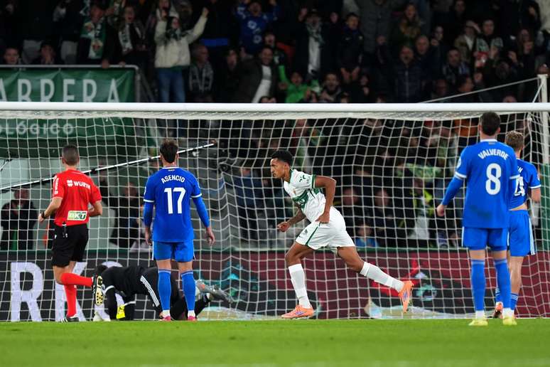 Empate do Real Madrid com o Elche 