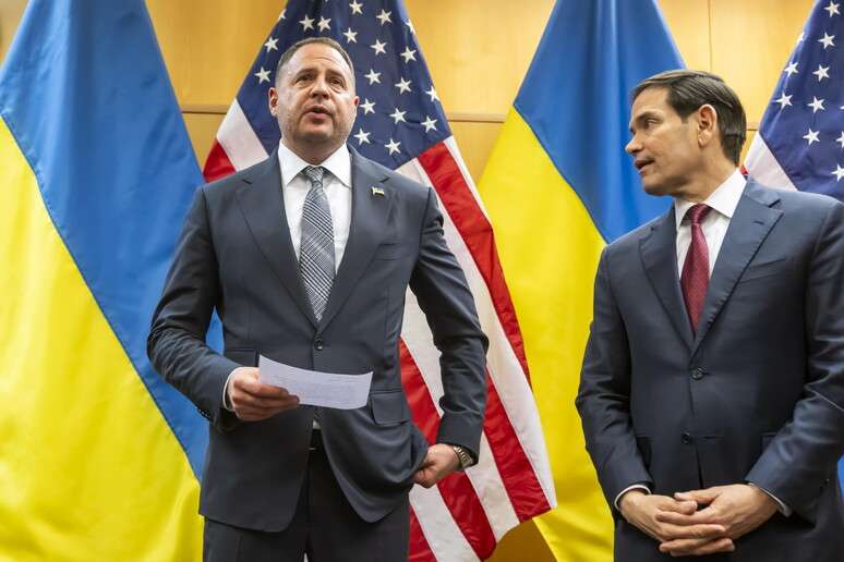 Andrei Yermack, Zelensky's chief of staff, and Marco Rubio, US Secretary of State, in Switzerland