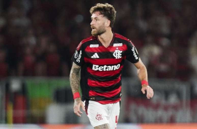 லியோ பெரேரா ஃபிளமெங்கோவில் அதிக மதிப்பெண் பெற்றவராக வாழ்கிறார் -