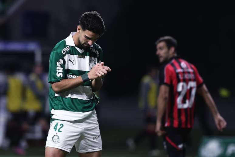 Flaco López ஒன்பது ஆட்டங்களில் கோல்கள் அடிக்காமல் இருந்துள்ளார்.