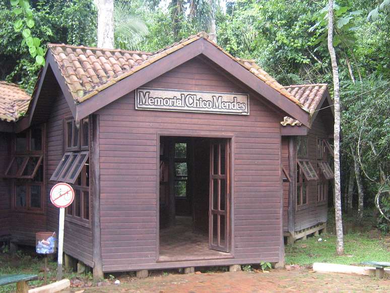 O Memorial Chico Mendes apresenta objetos, documentos e fotografias que retratam as lutas ambientais do Acre – Fernanda Ramalho/Wikimedia Commons
