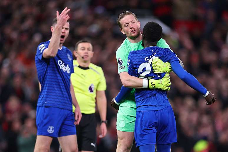 Discussão entre jogadores do Everton