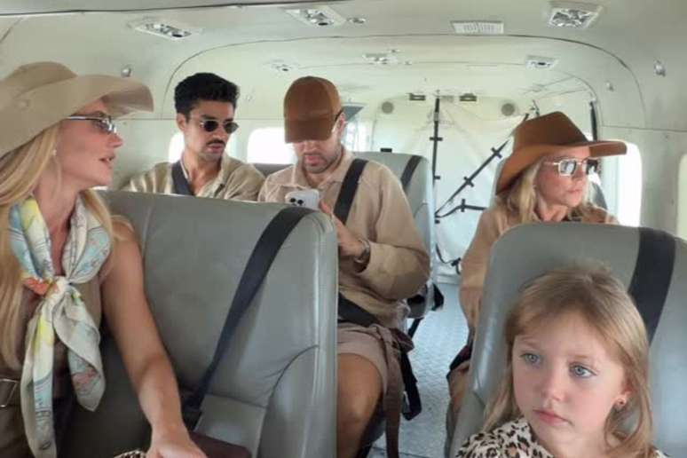 Ana Paula Siebert, sua mãe e amigos voam de jatinho