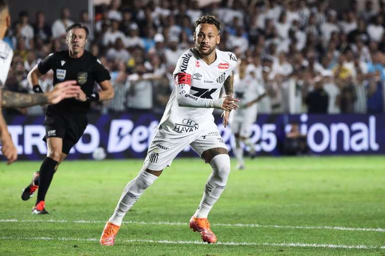 Neymar (Santos) durante jogo contra o Palmeiras, no dia 15.11.2025 